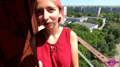 विद्यार्थी कामुकले आउटब्याकमा एक अपरिचित व्यक्तिलाई चुस्यो - उसको अनुहारमा